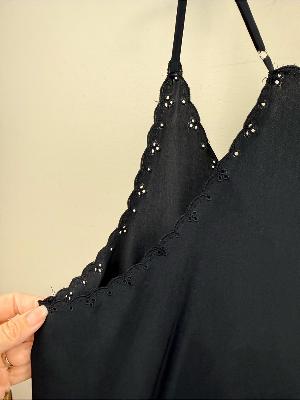 Joie 100% silk black V neck camisole large - Picture 10 of 11